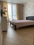 Продам 1-кімнатну квартиру в новобудові, ЖК Варшавський Плюс, 45.20 м², євроремонт