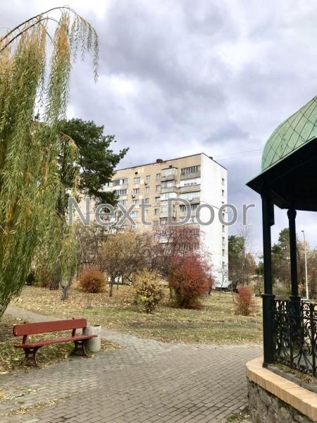 Продам 4-кімнатну квартиру