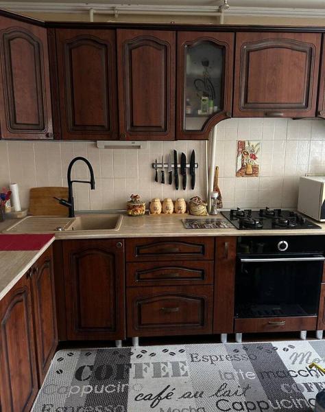 Продам 4-кімнатну квартиру