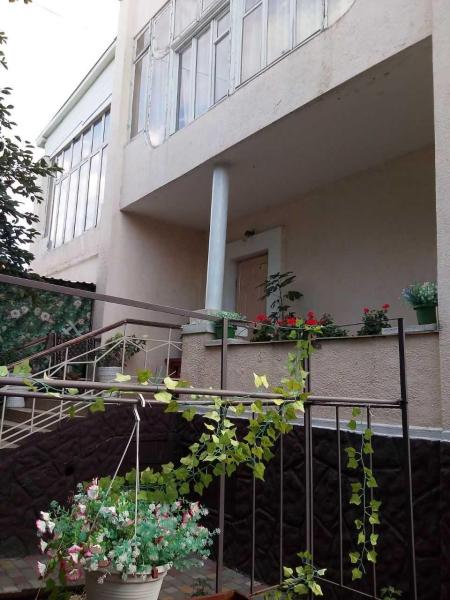 Продам 2-поверховий будинок