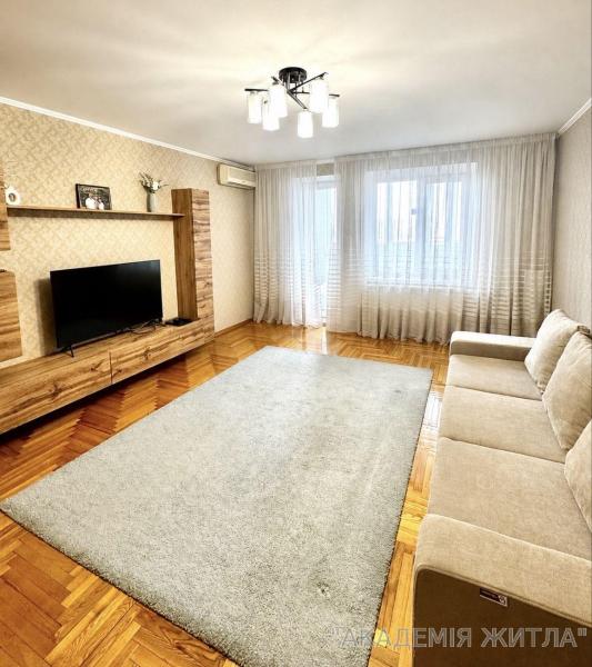 Продам 3-комнатную квартиру