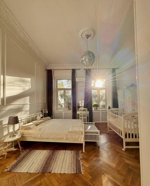 Продам 4-кімнатну квартиру