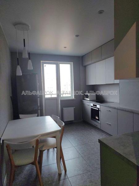 Продам 3-кімнатну квартиру