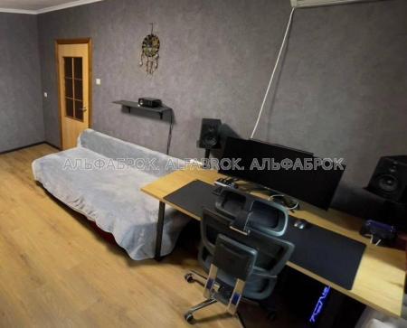 Продам 2-комнатную квартиру