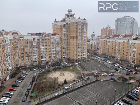 Продам 4-кімнатну квартиру