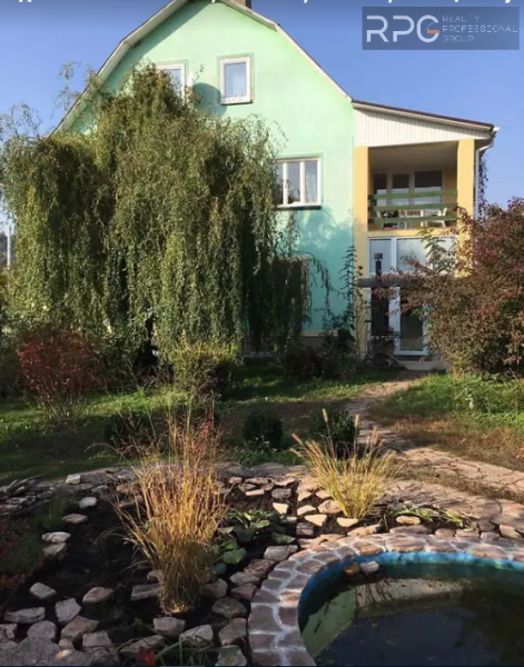 Продам 3-поверховий будинок