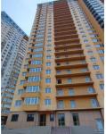 Продам 2-кімнатну квартиру, 79.70 м², без оздоблювальних робіт