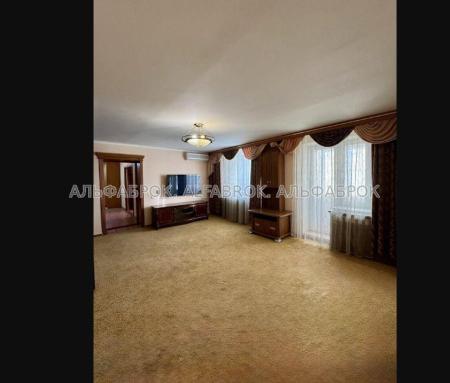 Продам 3-комнатную квартиру
