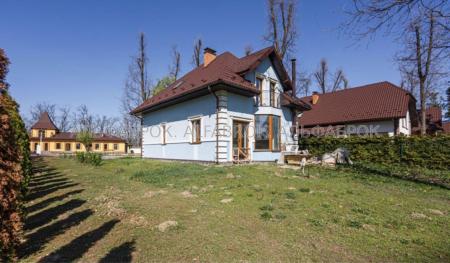 Продам 2-поверховий будинок