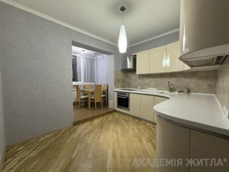 Продам 3-комнатную квартиру