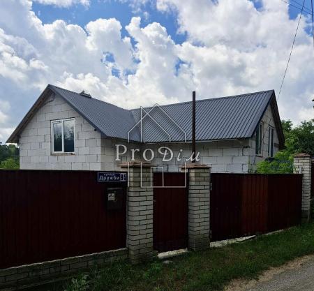 Продам 2-поверховий будинок