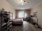 Продам 1-кімнатну квартиру, 34.70 м², частковий ремонт