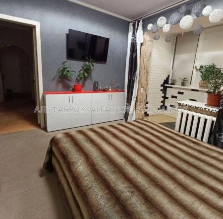 Продам 3-комнатную квартиру