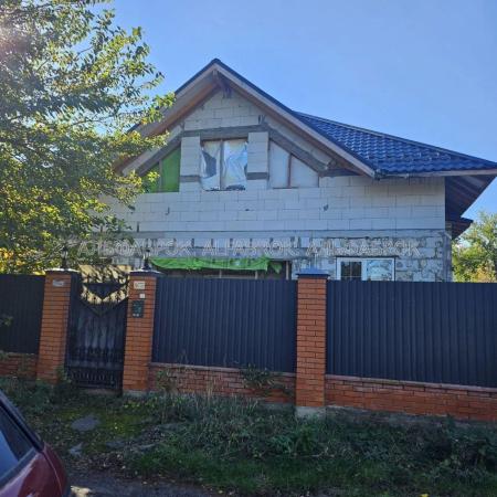Продам 2-поверховий будинок