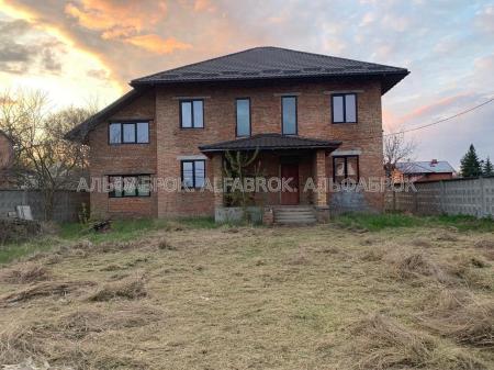 Продам 2-поверховий будинок