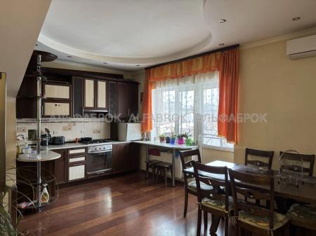 Продам 2-этажный таунхаус