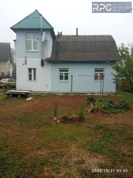 Продам 2-поверховий дачний будинок