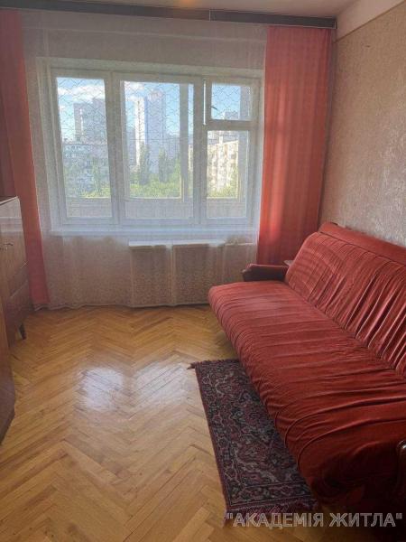 Продам 4-комнатную квартиру