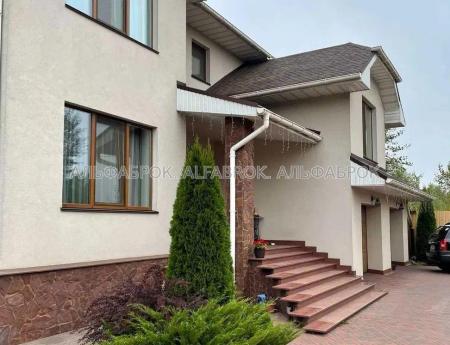 Продам 3-этажный дом