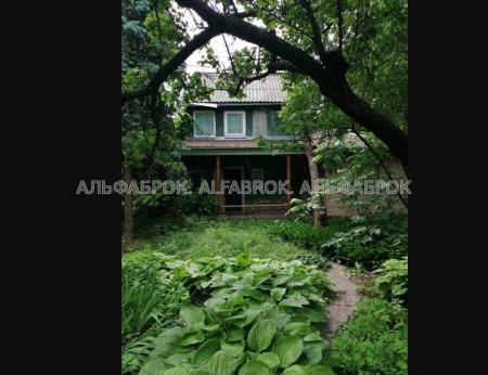 Продам 3-поверховий дачний будинок
