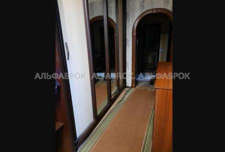 Продам 4-комнатную квартиру