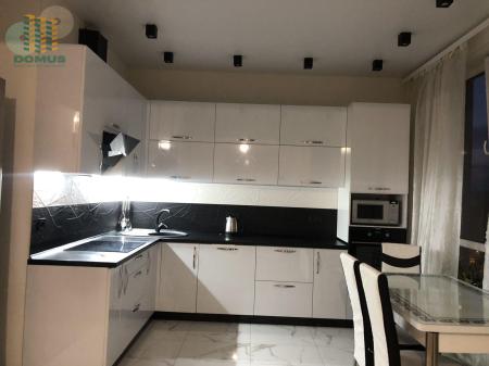Продам 3-кімнатну квартиру, ЖК «Омега»