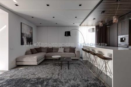 Продам 4-комнатную квартиру в новостройке