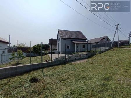 Продам 2-поверховий будинок