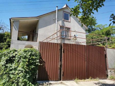 Продам 2-поверховий будинок