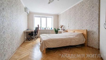 Продам 2-комнатную квартиру