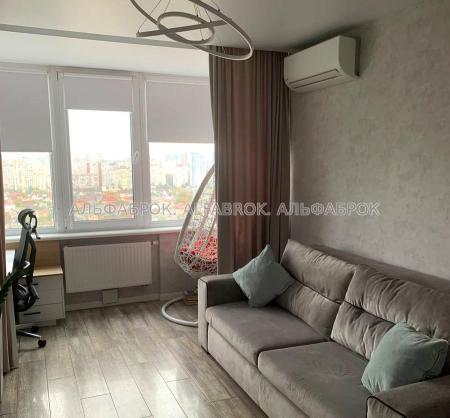 Продам квартиру-студію