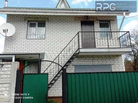 Продам 2-поверховий дачний будинок