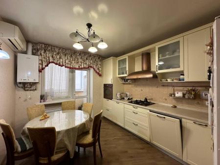 Продам 3-кімнатну квартиру в новобудові