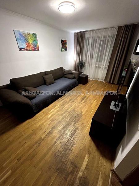 Продам 3-кімнатну квартиру