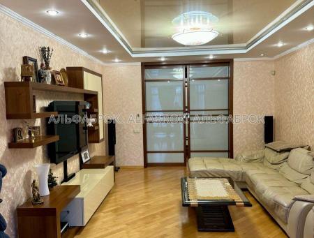 Продам 3-кімнатну квартиру
