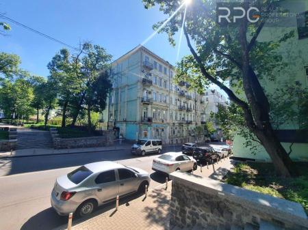 Продам офісне приміщення
