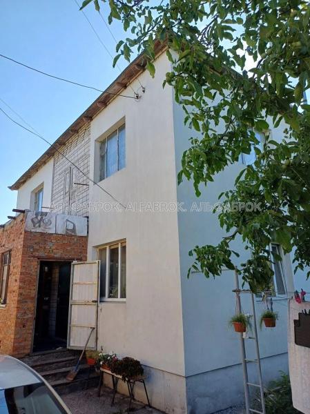 Продам 2-этажный дом