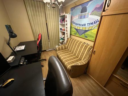 Продам 4-кімнатну квартиру