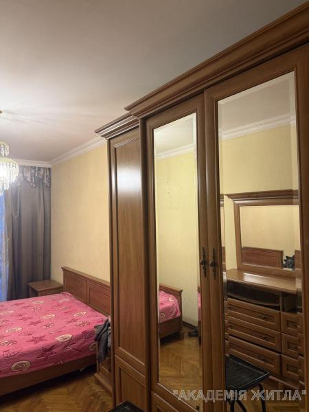 Продам 3-комнатную квартиру