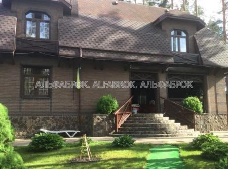 Продам 3-поверховий будинок