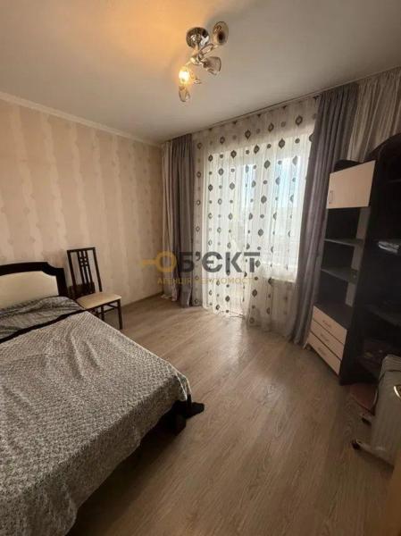 Продам 4-кімнатну квартиру