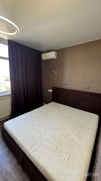 Продам 2-комнатную квартиру в новостройке, ЖК Варшавский 3