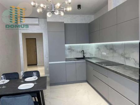 Продам 2-кімнатну квартиру, ЖК «Чотири сезони»