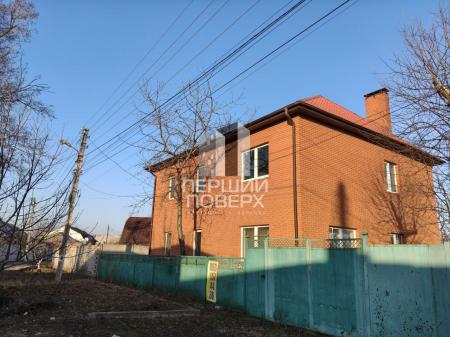 Продам 2-поверховий будинок