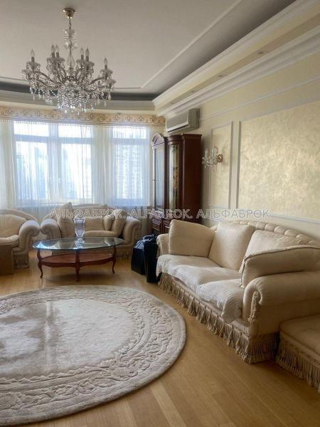 Продам 3-комнатную квартиру