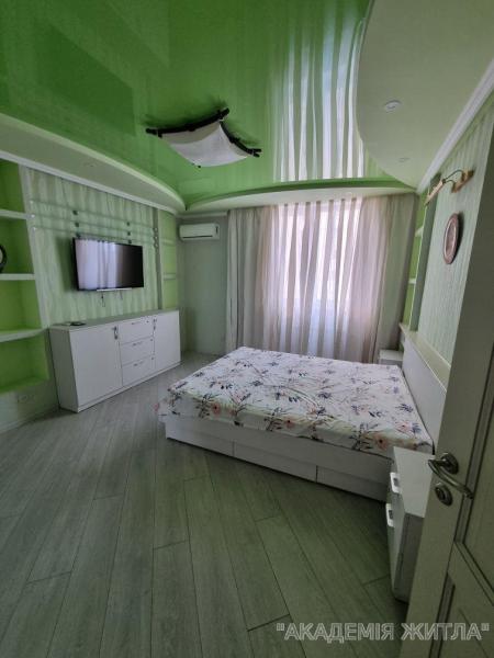 Сдам 3-комнатную квартиру в новостройке, ЖК&nbsp;Крушельницкой,&nbsp;11,&nbsp;15,&nbsp;15а,&nbsp;15б,&nbsp;15в