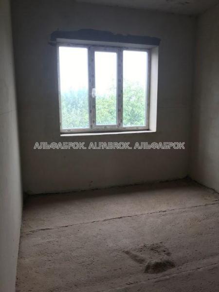 Продам 3-поверховий будинок