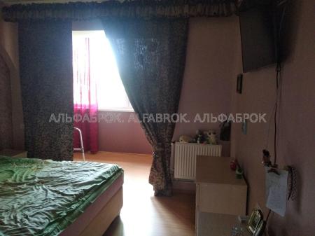 Продам 3-кімнатну квартиру