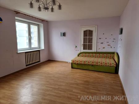 Продам 4-комнатную квартиру