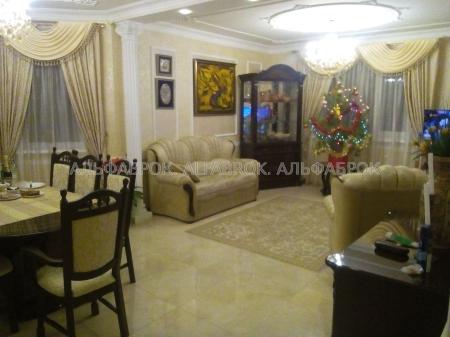 Продам 2-поверховий будинок